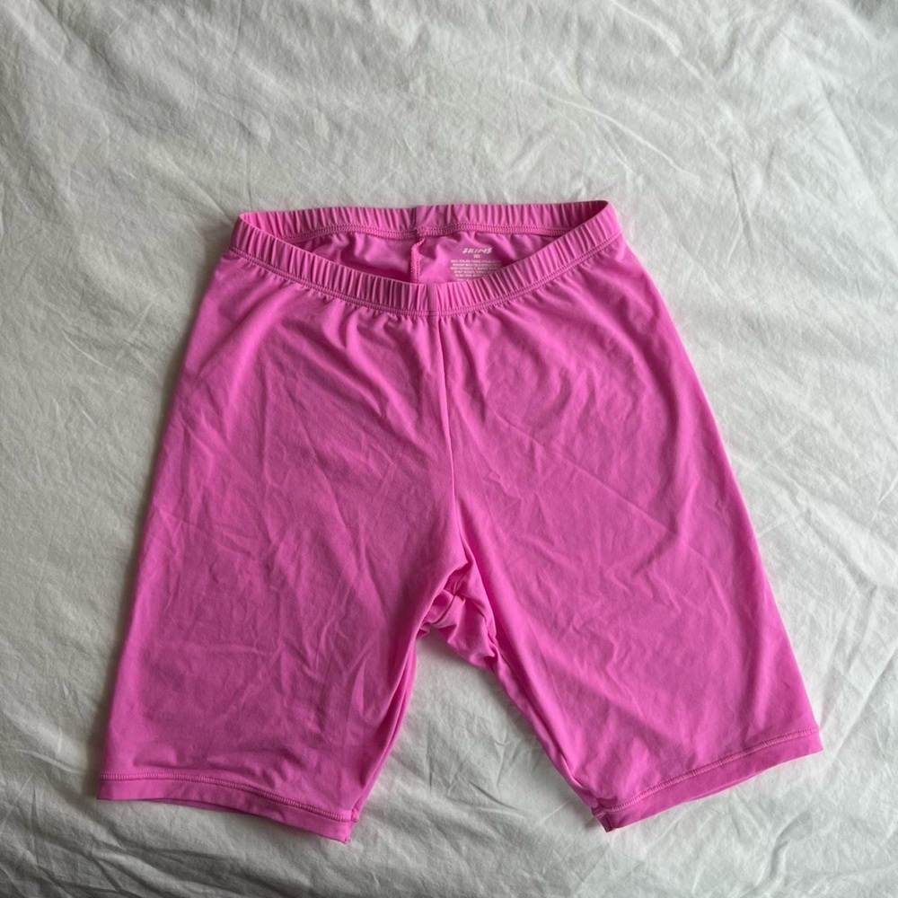 Skims pink biker shorts xxs
